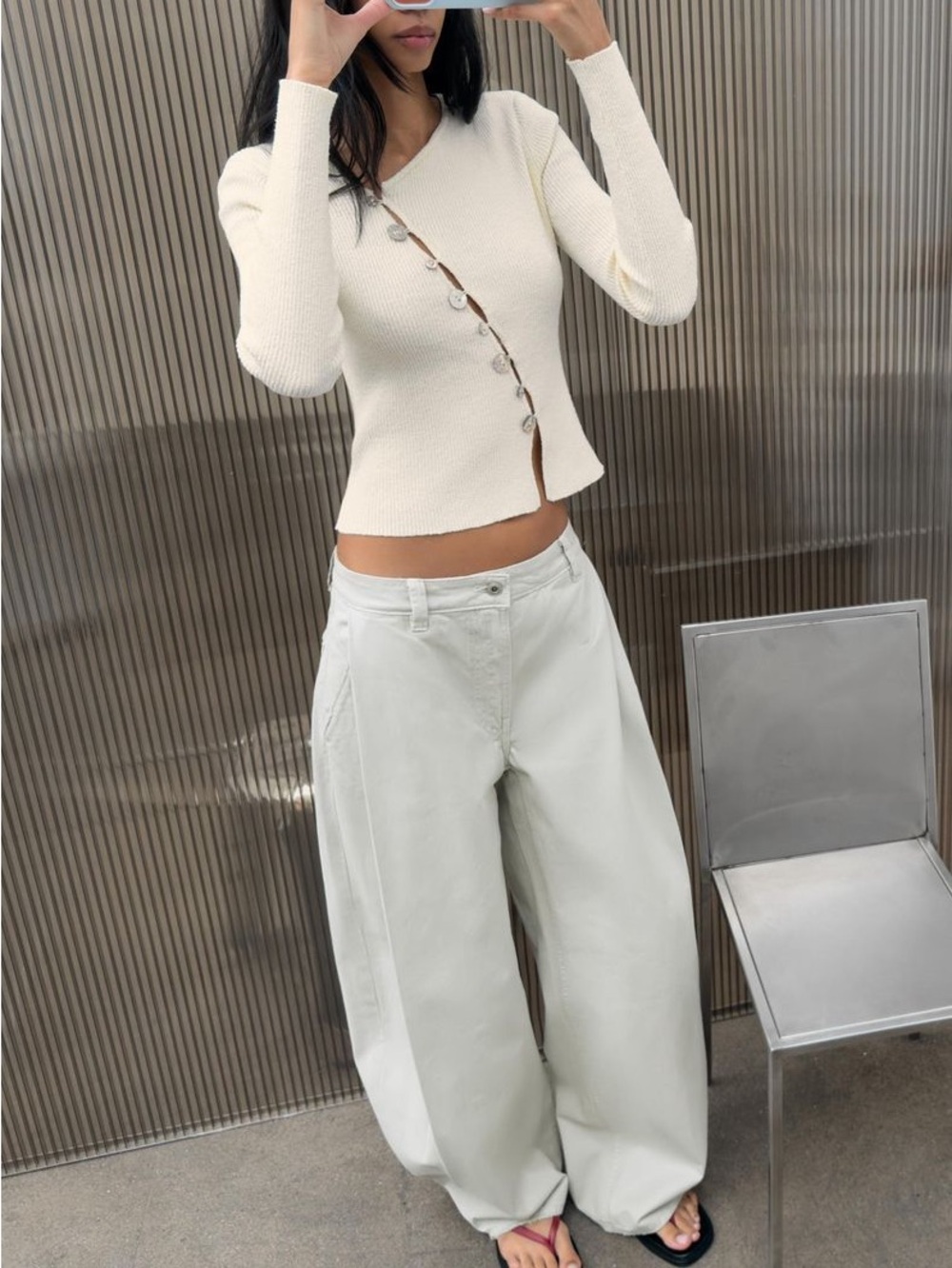 PLEATED BALLOON PANTS
WASHED GREEN